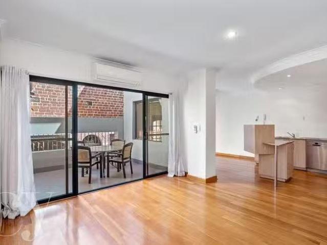 Cheap 9/56 Pakenham Street, Fremantle, WA 6160