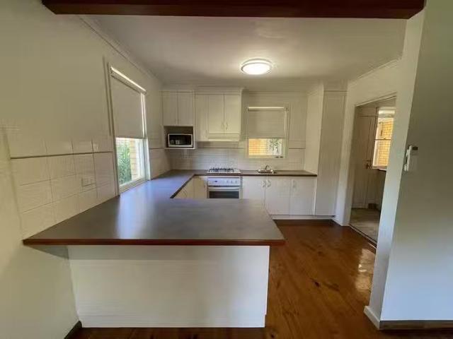 Nice 959 Endeavour Place, North Albury, NSW 2640