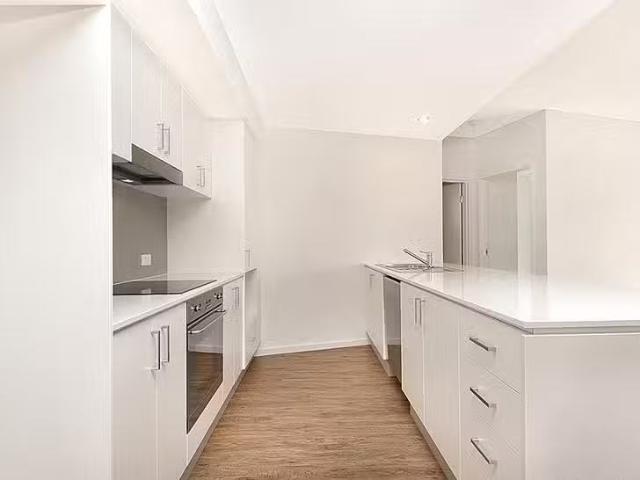 Deal! 95/12 Junction Boulevard, birdburn Central, WA 6164