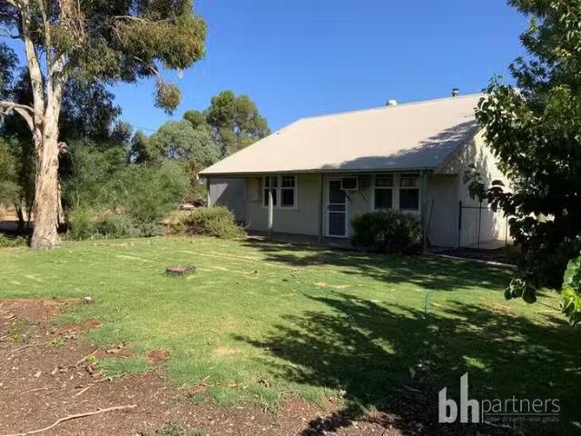 Nice 96 Pommy Avenue, Barmera, SA 5345