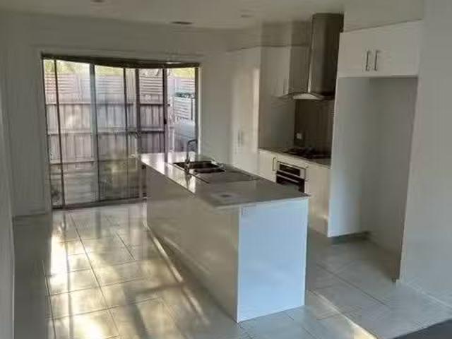 Unique 9/73 Dromana Parade, SAFETY BEACH, VIC 3936 Townhouse.