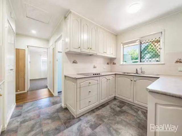 Cozy 9 Tara Street, Wilsonton, QLD 4350