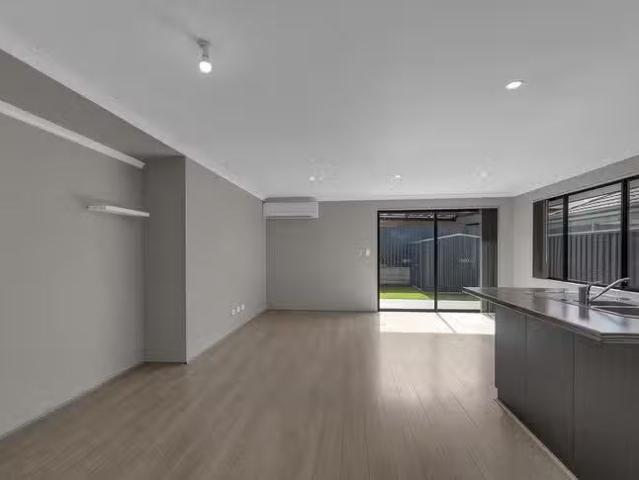 Deal! 9 Wilkes Loop, Baldivis, WA 6171