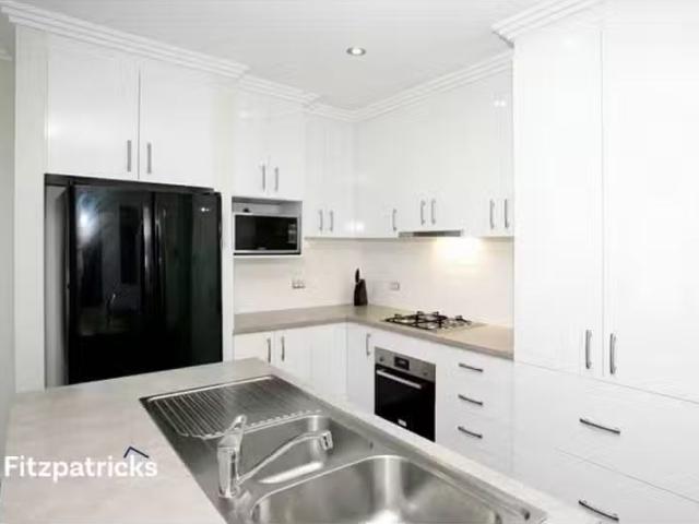 Deal! 9 Yandee Place, Estella House for rent Listed by Rental.