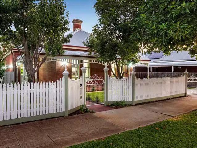 Cozy 9 Alma Road, Mount Lawley, WA 6050