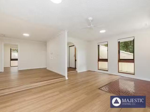 Charming 9 Barmond Road, Cannington, WA 6107