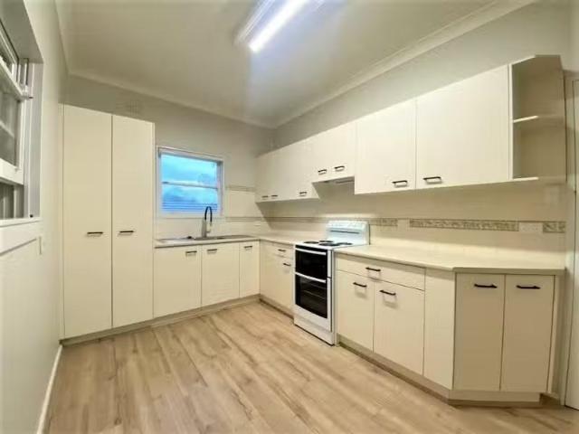 Deal! 9 Bundarra Road, CAMPBELLTOWN House for rent Listed by.
