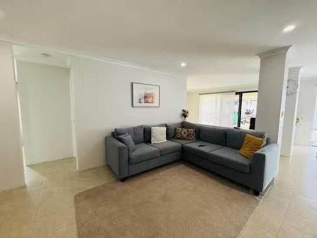 Deal! 9 Cobalt Link, Australind, WA 6233