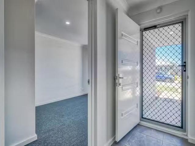 Cheap 9 Dimer Way, Hammond Park, WA 6164