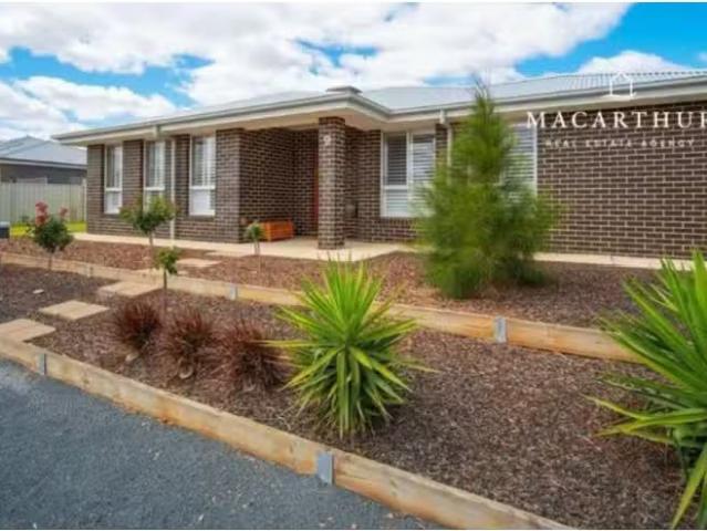 New 9 Gallop Avenue, Turvey Park House for rent Listed by Lea.