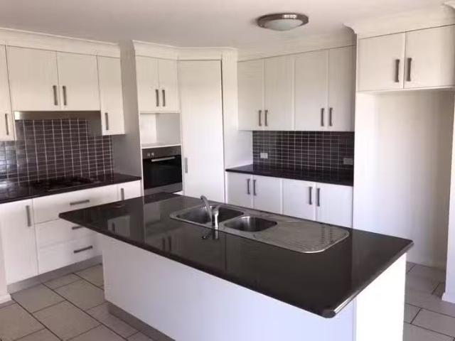 Cozy 9 Holmwood Drive, Dubbo, NSW 2830