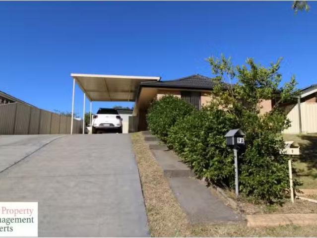 Unique 9 Jessica Place, Rosemeadow House for rent Listed by T.