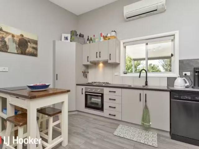 For Rent! 9 Maunder Street, MOONBI House for rent Listed by O.