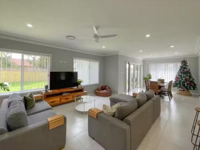 Deal! 9 Powter Street, Forbes House for rent Listed by Hayley.