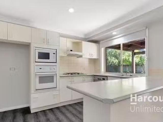 Unique 9 Sienna Grove, Woodcroft, NSW 2767
