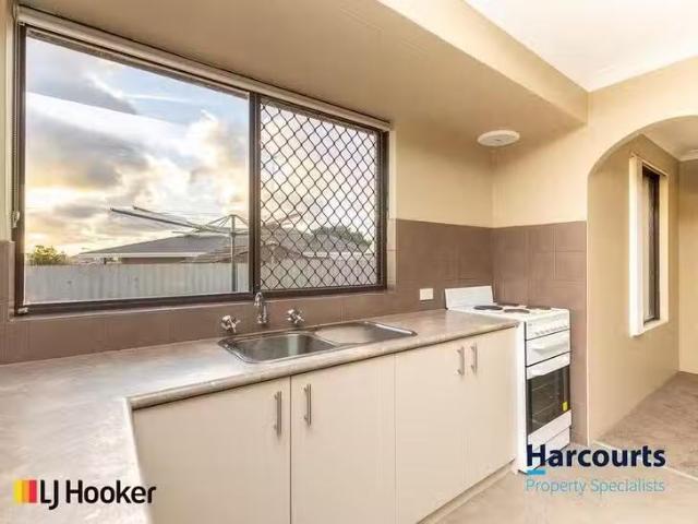 Cheap 9A Ibsen Court, Spearwood, WA 6163