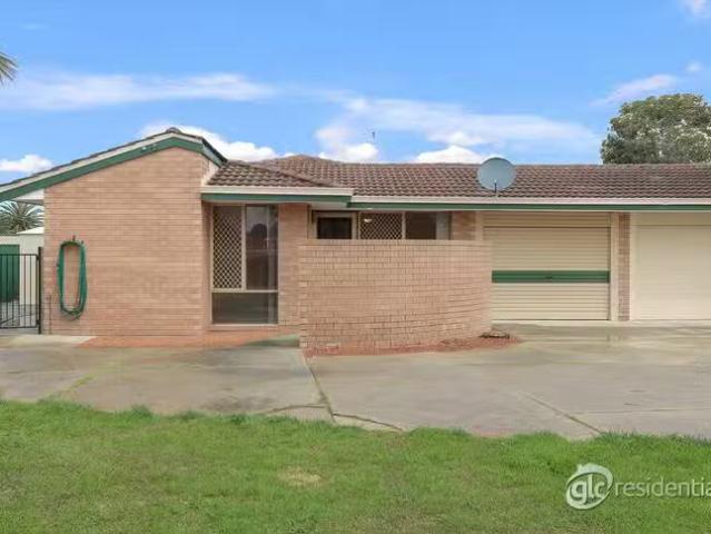 Nice 9A Lanagan Rise, South Lake, WA 6164