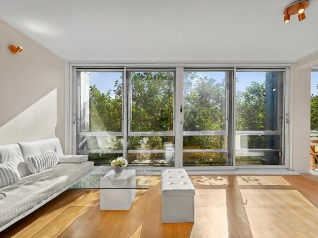 New Compton Street, Covent Garden. Studio to rent £2,491 pcm £575 pw