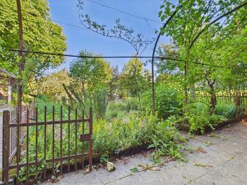 NEW CONSTRUCTION STANDARD, HISTORIC BUILDING, GARDEN