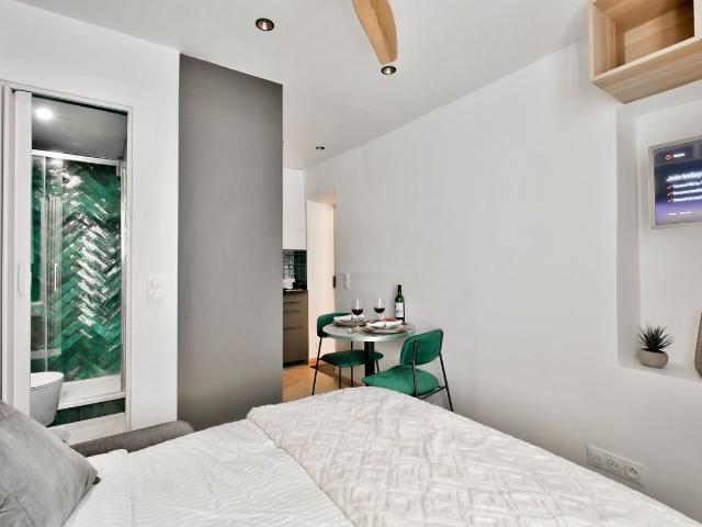 NEW ! Cosy Suite Intimate Nest Sacré Coeur Paris !, Paris Amsterdam Apartments for Rent