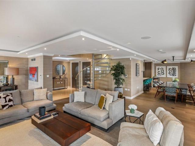 New Cavendish Street, London, W1W 3 bed apartment to rent £18,417 pcm £4,250 pw