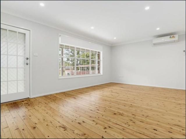 NEW CARPET & FRESHLY PAINTED 3 BEDROOM HOME