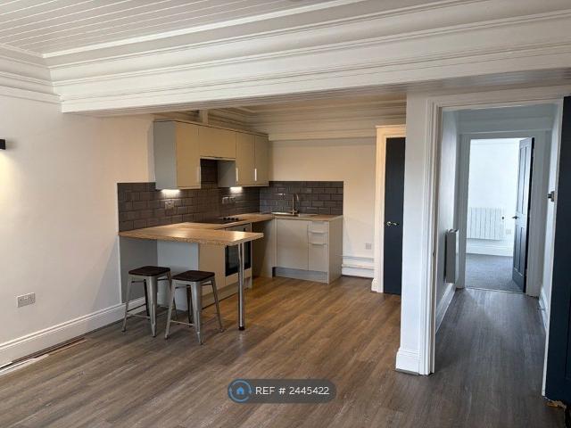 New Castle Street, Merthyr Tydfil CF47, 1 bed flat to rent, £650 pcm | PrimeLocation