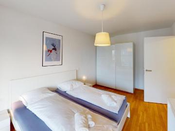 Karl Barth-Platz - Parkplatz, Balkon