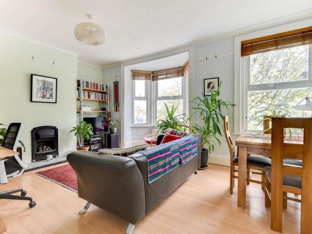 New Church Road, Hove 1 bed flat to rent £1,600 pcm £369 pw
