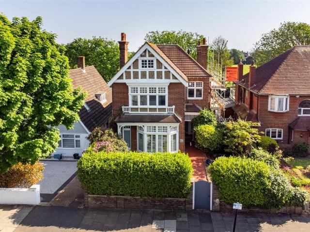 New Church Road, Hove, BN3 3 bed apartment to rent £2,300 pcm £531 pw