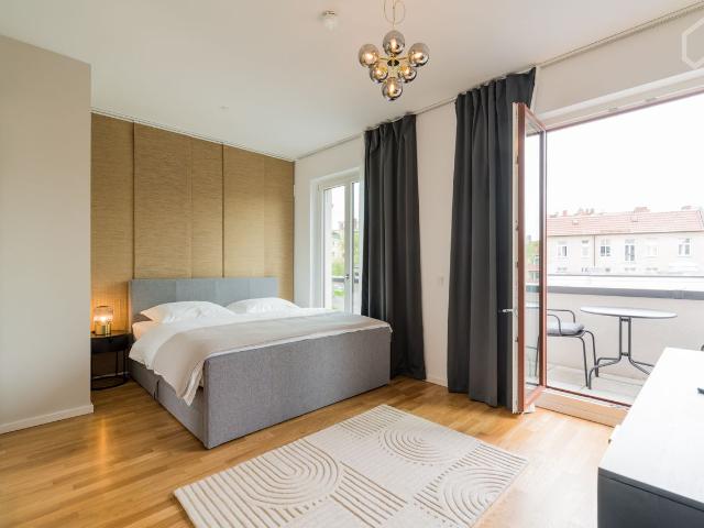 New charming modern flat, 1000 Mbps, with lift near Kurfürstendamm very quiet bedrooms, Berlin Amsterdam Apartments for Rent