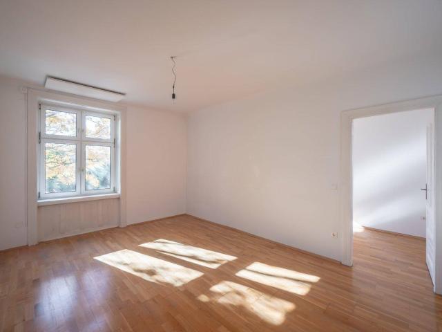 NEW+ Charming Period Apartment – Renovation Opportunity 2 Rooms