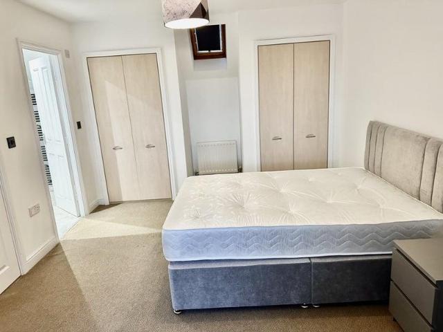 New Charlton Way, Bristol 1 bed end of terrace house to rent £970 pcm £224 pw