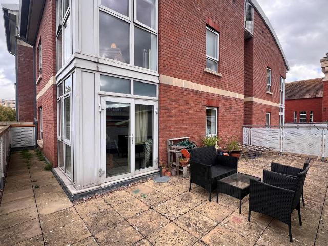 New Charlotte Street, Bristol, BS3 1 bed flat to rent £1,400 pcm £323 pw