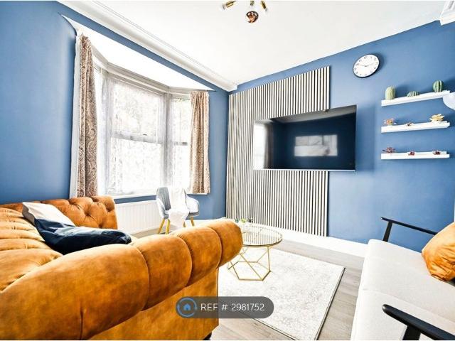 New City Road, London E13, 4 bed terraced house to rent, £3,800 pcm | PrimeLocation