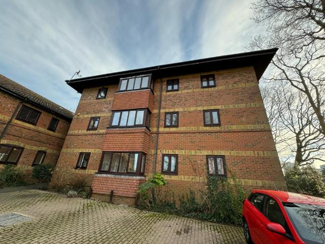 New Cliff House, Southampton, SO19 1 bed apartment to rent £800 pcm £185 pw