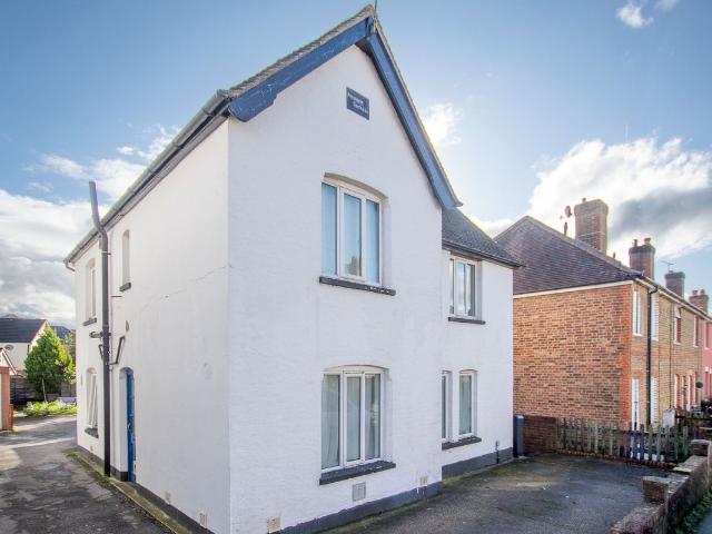 New Cross Road, Guildford GU2, 1 bed flat to rent, £1,250 pcm | PrimeLocation