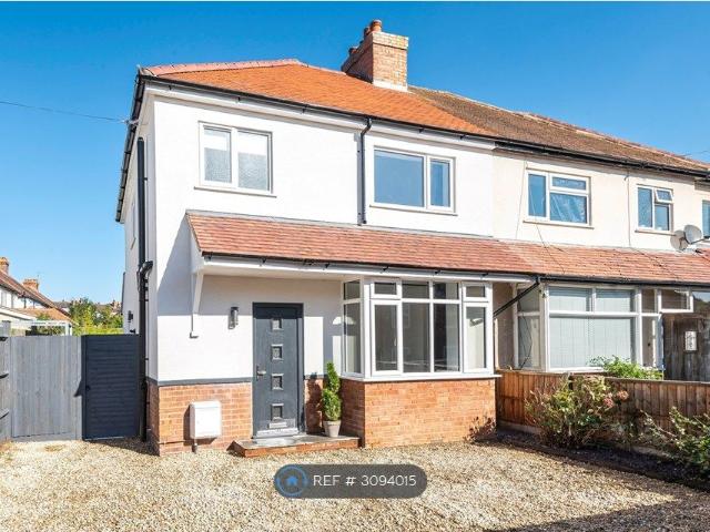 New Cross Road, Guildford GU2, 4 bed semi detached house to rent, £2,700 pcm | PrimeLocation