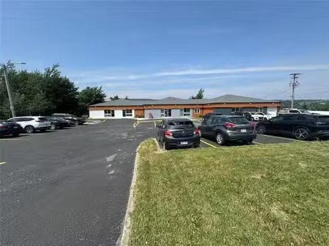 Rental! A 100 Brookfield Road, St. John'S, NL, A1E 3T9 comme.