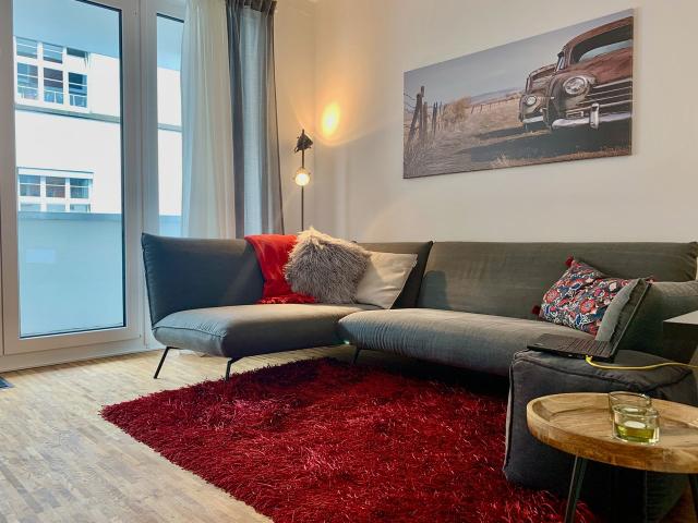 New and centrally located apartment with underground parking space, Frankfurt Amsterdam Apartments for Rent