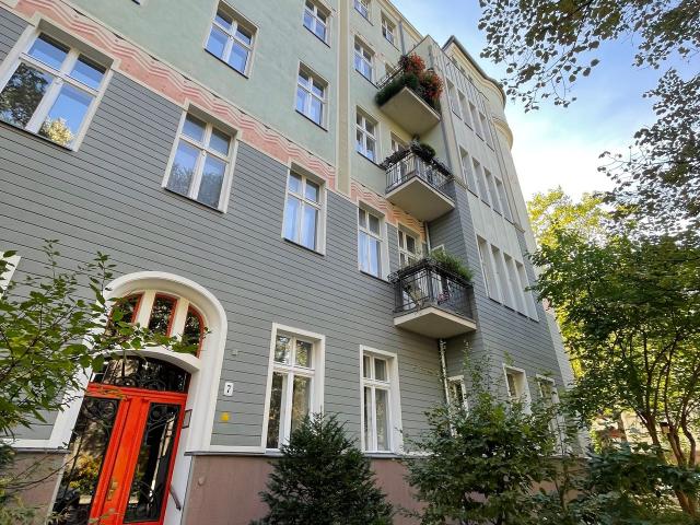 New and spacious fully furnished home in excellent location, Berlin Amsterdam Apartments for Rent