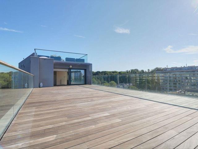New apt + 115m² / 2 bedrooms with terrace 100m² + Parking