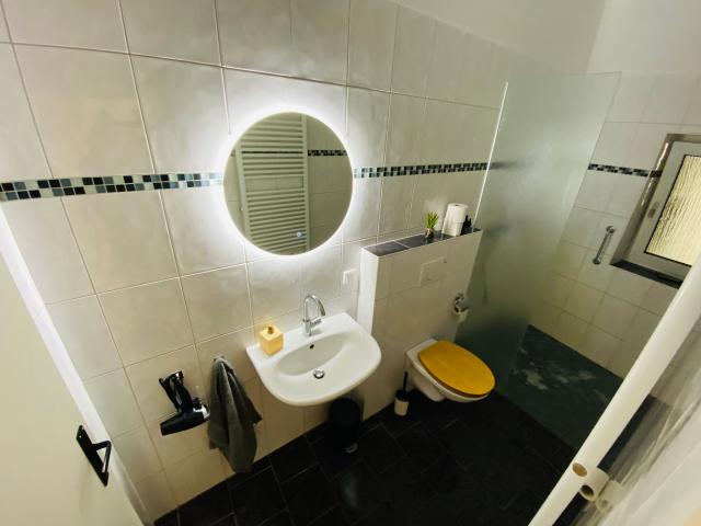 New Apartment l 3 Beds l 2 Bedrooms l WI FI