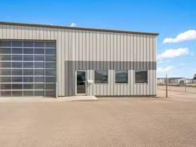 Unique Avenue, Lloydminster, SK, S9V 2B7 commercial for leas.