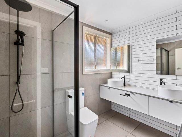 New Bathroom, Low Maintenance Unit