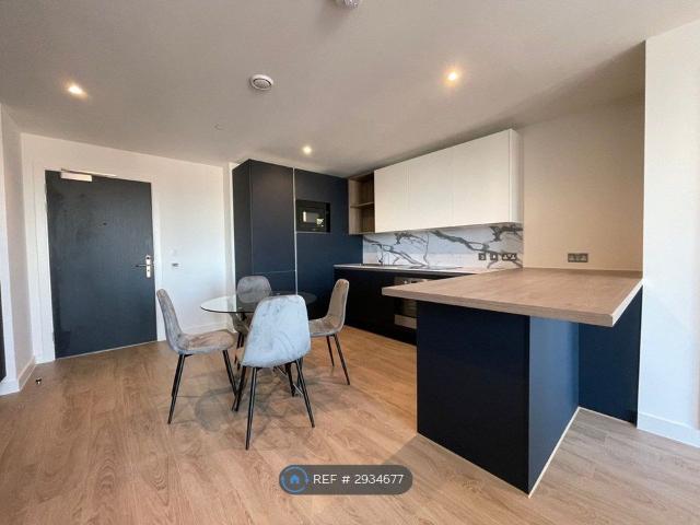 New Bailey Street, Salford M3, 3 bed flat to rent, £2,400 pcm | PrimeLocation