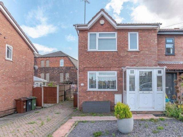 New Bank Street, Morley, Leeds, West. 3 bed semi detached house to rent £1,250 pcm £288 pw