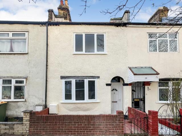 New Barn Street, London, E13 8JZ 3 bed terraced house to rent £2,250 pcm £519 pw