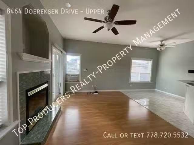 Cozy Beautiful Upper 4 Bedroom Suite 8464 Doerksen Dr