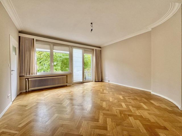 NEW! Bel appartement rénové 2 ch avec jardin et garage